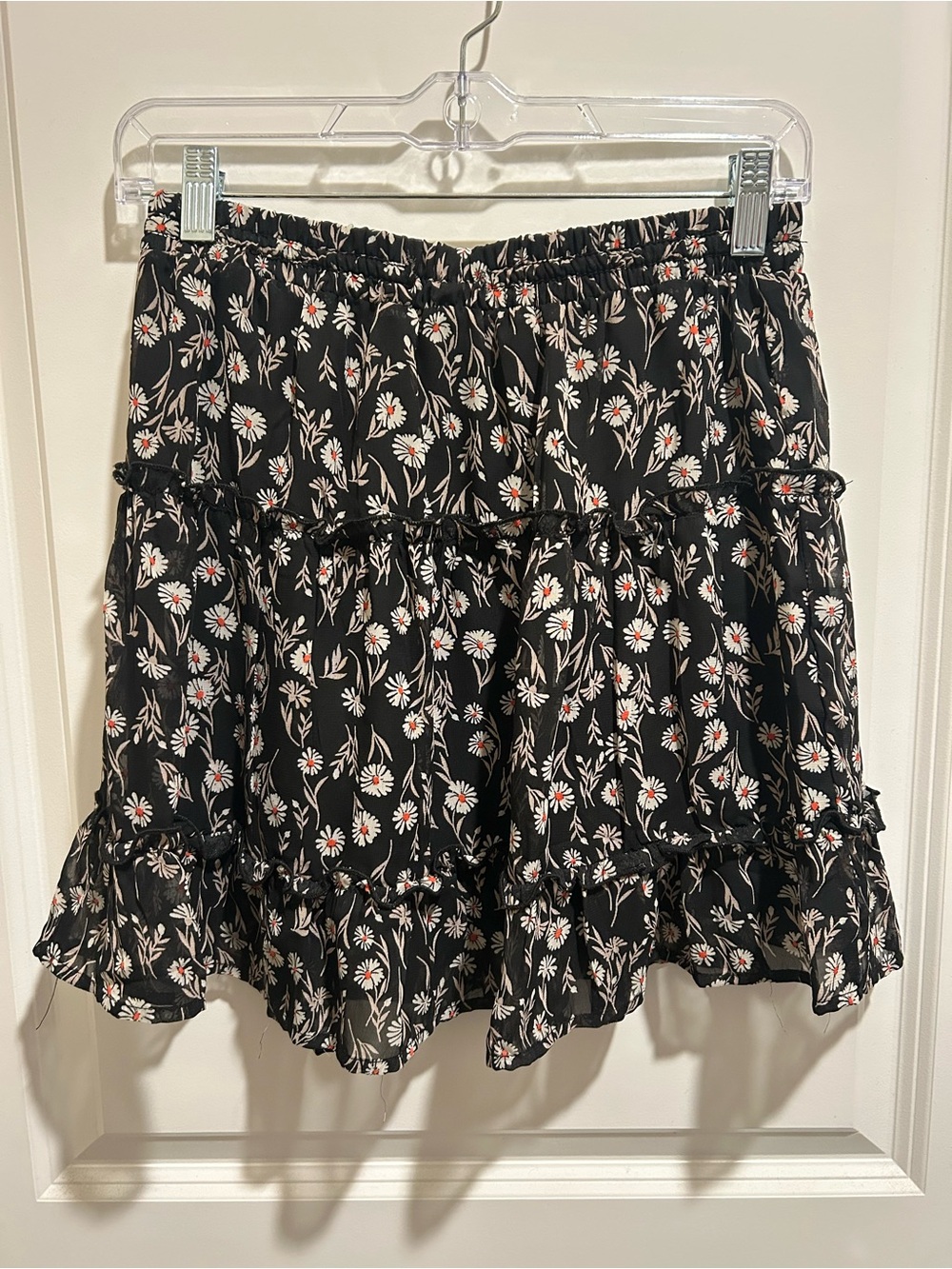 Sienna Sky Black A-Line Tiered Mini Skirt with White and Coral Daisy Print